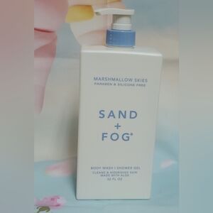 Sand + Fog Marshmallow Skies 32 oz Body Wash
